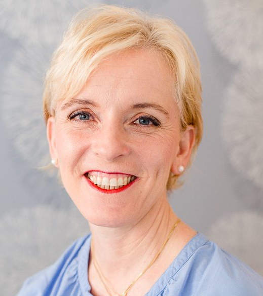 Maren Löffler Hergert, Inhaberin Tausendschön Kosmetik, staatlich geprüfte Kosmetikerin, Fußpflegerin, Visagistin, Systemische Familiendialogbegleiterin und Familienaufstellungscoach